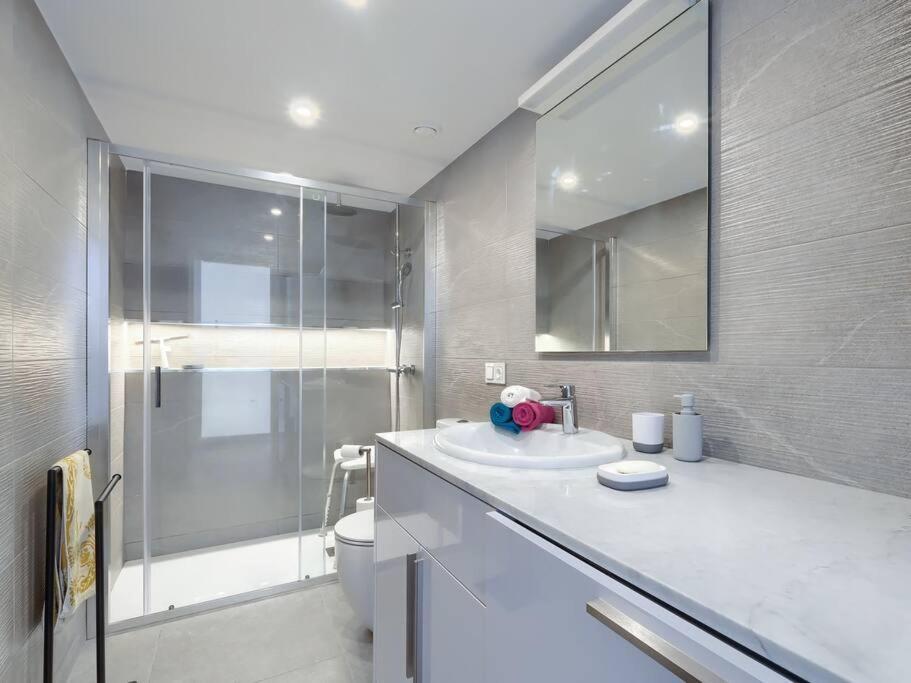 Bonito Apartamento 2 Minutos De La Playa Фуэнхирола Экстерьер фото